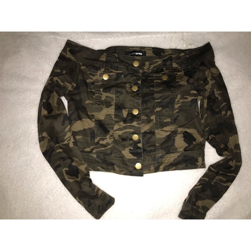 Camouflage crop top